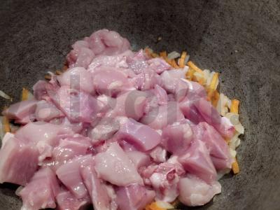 Originalus bulguro plovas su vištiena ir pomidorais Žingsnis 3