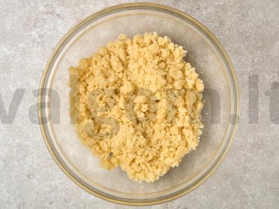 Vyšnių pyragas su jogurtiniu sufliu Žingsnis 4