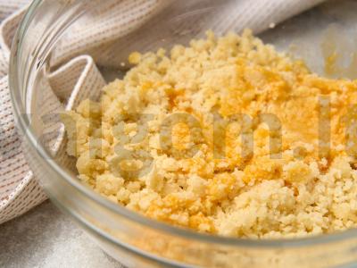 Vyšnių pyragas su jogurtiniu sufliu Žingsnis 5