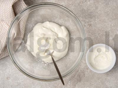 Vyšnių pyragas su jogurtiniu sufliu Žingsnis 7