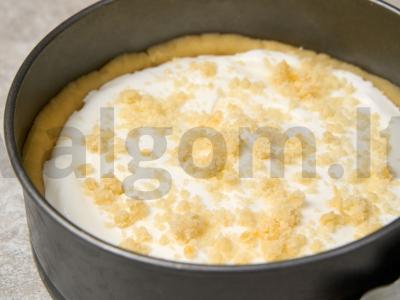 Vyšnių pyragas su jogurtiniu sufliu Žingsnis 10