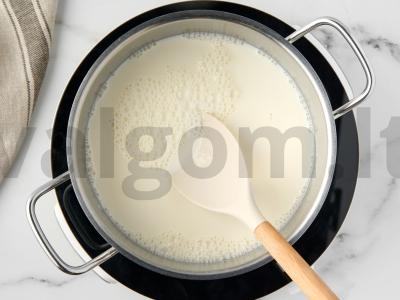 Adygei sūris su kefyru Žingsnis 2