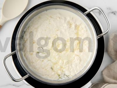 Adygei sūris su kefyru Žingsnis 3