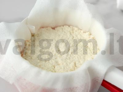 Adygei sūris su kefyru Žingsnis 4