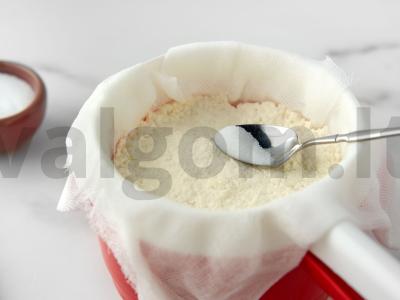 Adygei sūris su kefyru Žingsnis 5