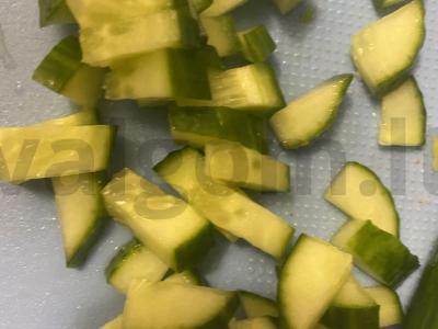 Salotas su krabų lazdelėmis nauju būdu Žingsnis 1