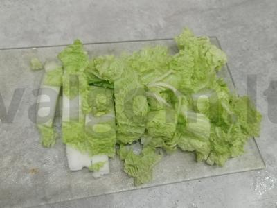 Pekino kopūstų salotos su grietine ir citrinos sultimis Žingsnis 6