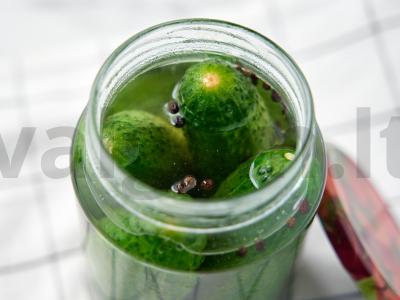 Traškūs marinuoti agurkai žiemai Žingsnis 4