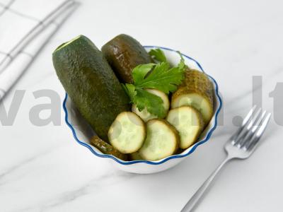 Traškūs marinuoti agurkai žiemai pagrindine nuotrauka