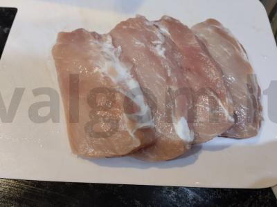 Kiaulienos kepsnys su Adygei druska Žingsnis 1