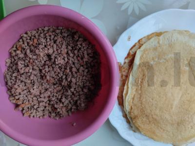 Kreminiai blyneliai su kiškio mėsa Žingsnis 4