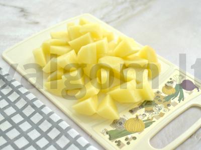 Vegetariškas boršas su džiovintais slyvomis Žingsnis 2