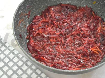 Vegetariškas boršas su džiovintais slyvomis Žingsnis 6