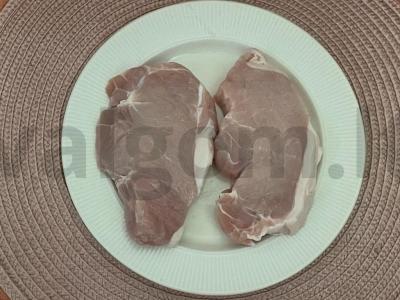 Kiaulienos šnicelis su prieskoniais Žingsnis 1