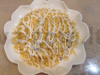 Sluoksniuotas salotas su rūkytomis vištienos krūtinėlėmis Žingsnis 17