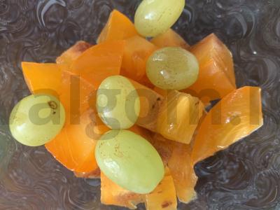 Vaisių salotos su mango, persimonu, vynuogėmis ir jogurtu Žingsnis 2