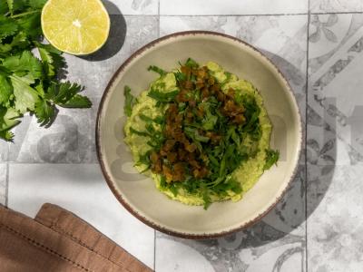 Namų guacamole su kalendra Žingsnis 2