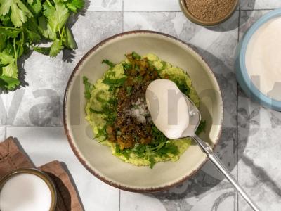 Namų guacamole su kalendra Žingsnis 3