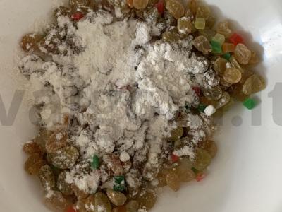 Kūlė su razinomis ir cukatais Žingsnis 5