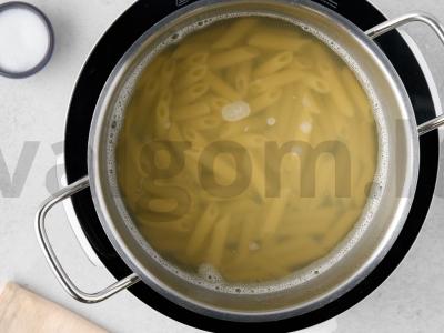 Tuno salotos sveikai mitybai Žingsnis 1