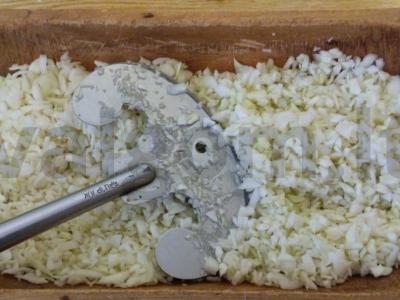 Skani rauginta kopūstai su morkomis Žingsnis 1