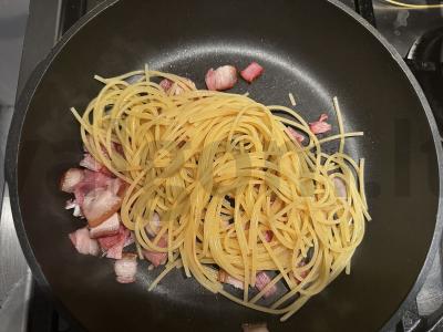 Makaronai „Carbonara“ su rūkyta šonine Žingsnis 3