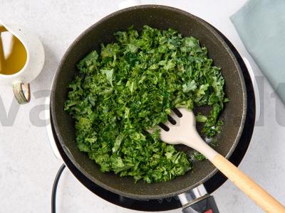 Balsaminiai grybai su kale ir bulvėmis Žingsnis 6