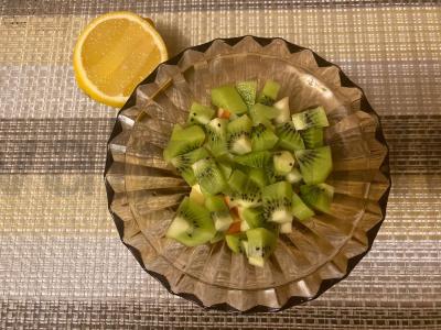 Vaisių salotas „Rūgštelė“ su medaus-imbiro padažu Žingsnis 3