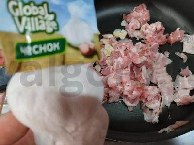 Spagečiai „Sotūs“ su bekonu ir lydytu sūriu grietinėlėje Žingsnis 2