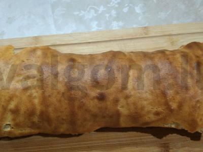 Nuostabus ritinys su kondensuotu pienu ir uogiene Žingsnis 6