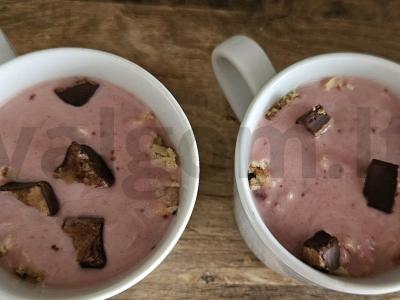 Desertas su muskato riešutu ir šokoladu pagrindine nuotrauka