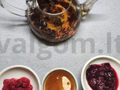 Vyšnių ir aviečių arbata Žingsnis 1