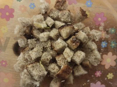 Saulėgrąžų aliejuje kepti skrebučiai su krienais ir česnaku Žingsnis 2