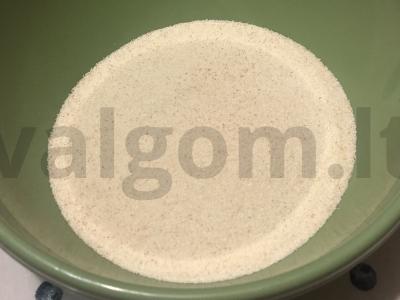 Manų pyragas su kefyru Žingsnis 1