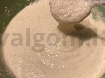 Manų pyragas su kefyru Žingsnis 8