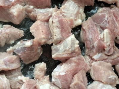 Švelnus mėsa su bulvėmis ir daržovėmis orkaitėje Žingsnis 3