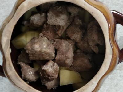 Švelnus mėsa su bulvėmis ir daržovėmis orkaitėje Žingsnis 5