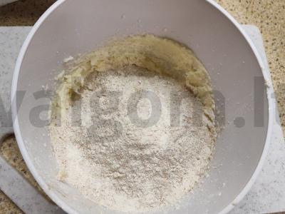 Imbieriniai naujametiniai sausainiai Žingsnis 4