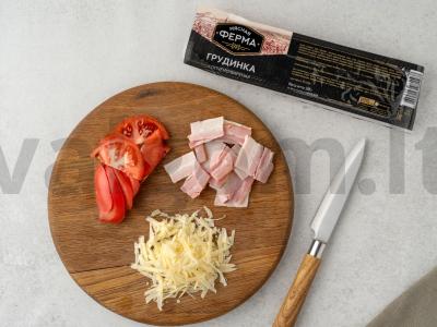 Sluoksniuotas omletas su šonine Žingsnis 1