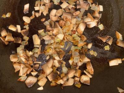 Tartaletė su svogūnais, grybais ir sūriu Žingsnis 3