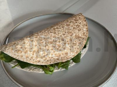 Pusryčiai „Karališki“ su raudonąja žuvimi ir špinatais pagrindine nuotrauka