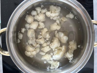 Kepta žiedinė kopūstai su majonezu ir sūriu Žingsnis 1