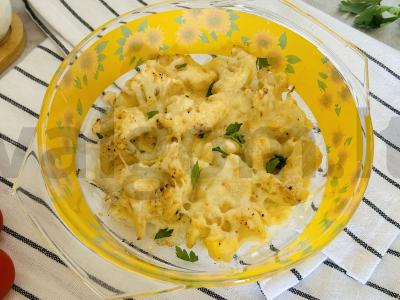 Kepta žiedinė kopūstai su majonezu ir sūriu pagrindine nuotrauka