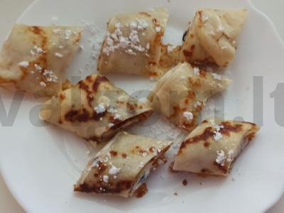 Blynai su varškės sūriu ir mėlynėmis pagrindine nuotrauka