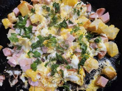 Omletas su doktorine dešra ir korėjietiška morkų salota Žingsnis 3