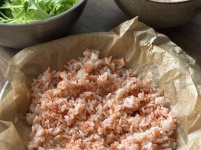 Madingas salotas su traškiu ryžiu Žingsnis 1