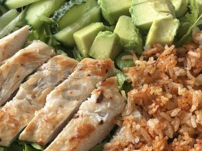 Madingas salotas su traškiu ryžiu Žingsnis 3