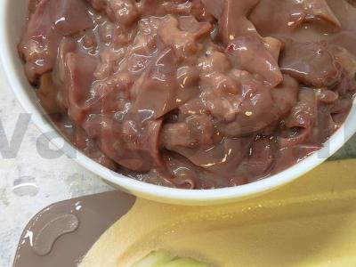 Vištienos kepenėlės grietinėje su svogūnais Žingsnis 2