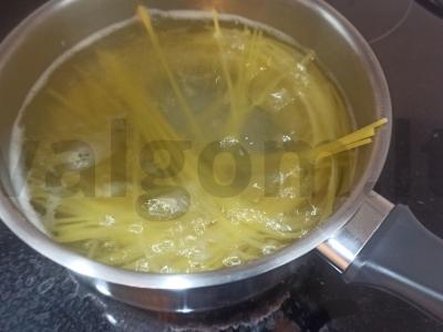 Spagečiai su padažu Žingsnis 1