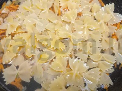 Makaronai-juostelės pagal jūrininkų receptą Žingsnis 4